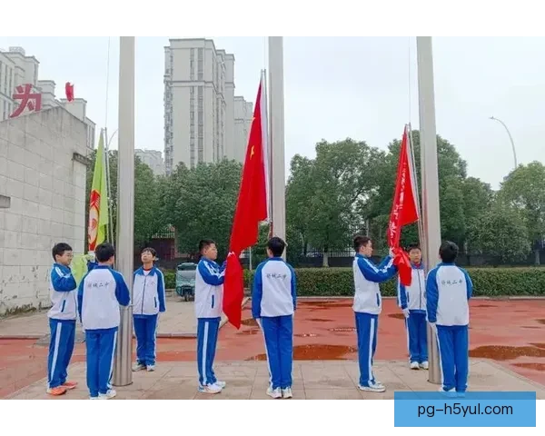 国旗升起映照青春梦想意义之光